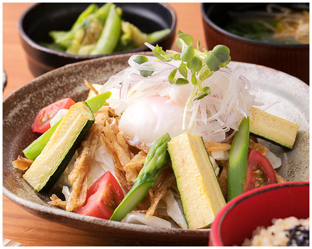 やみつきサラダ