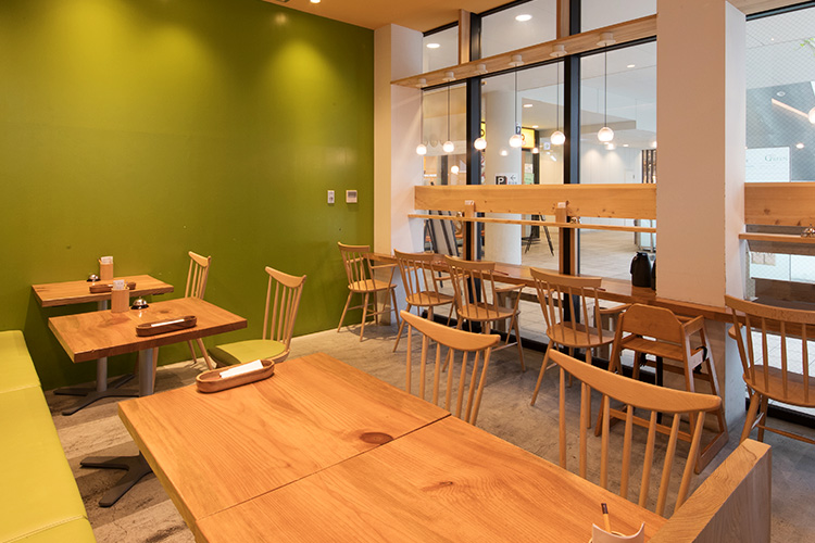 開放感のある店内で